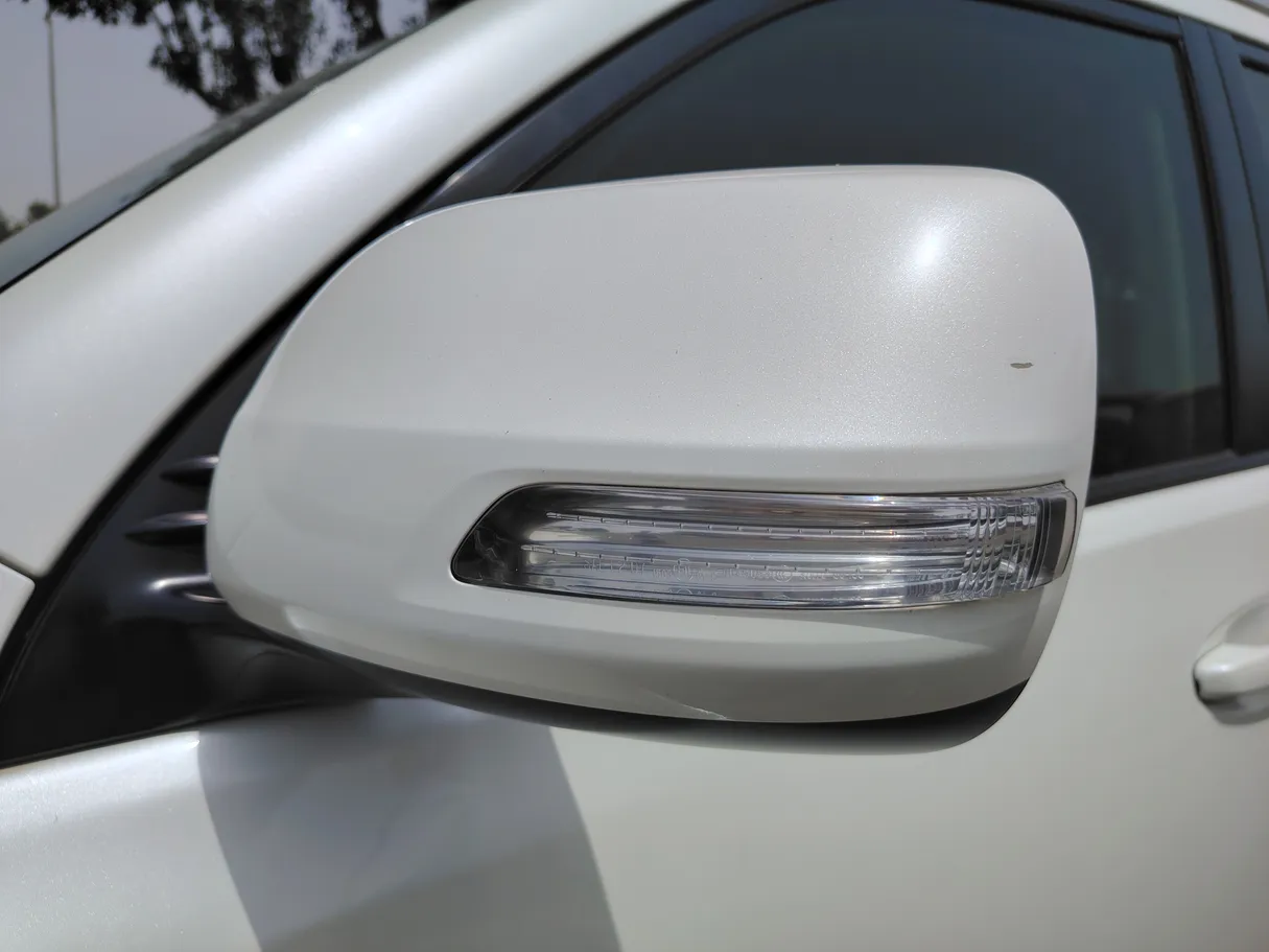 Car image 27