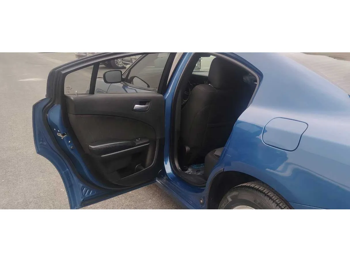 Car image 28