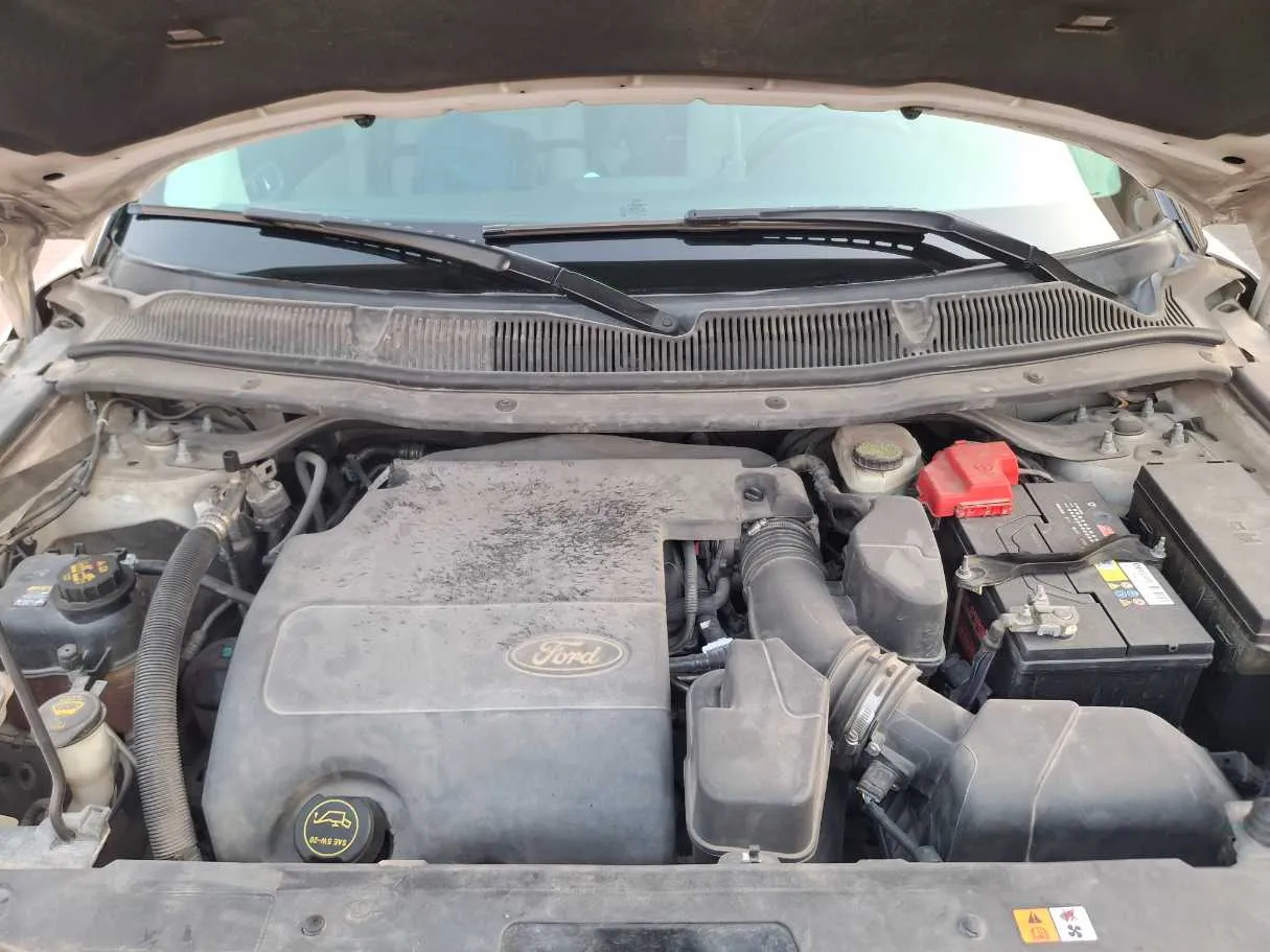 Car image 16