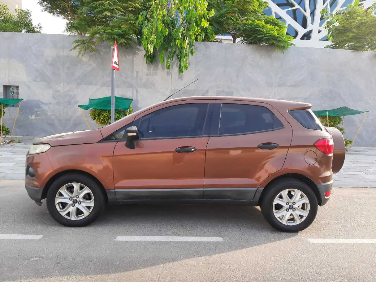 Car image 4