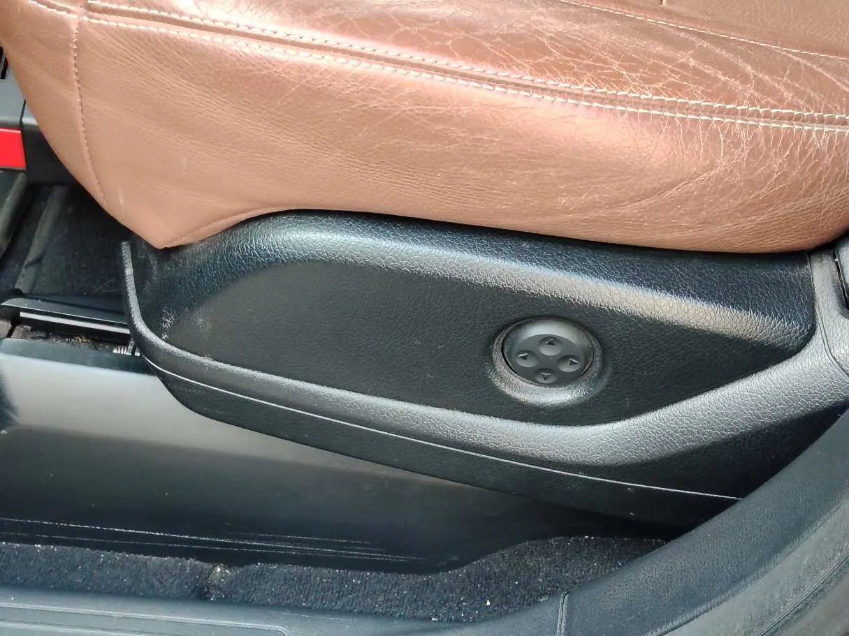 Car image 27