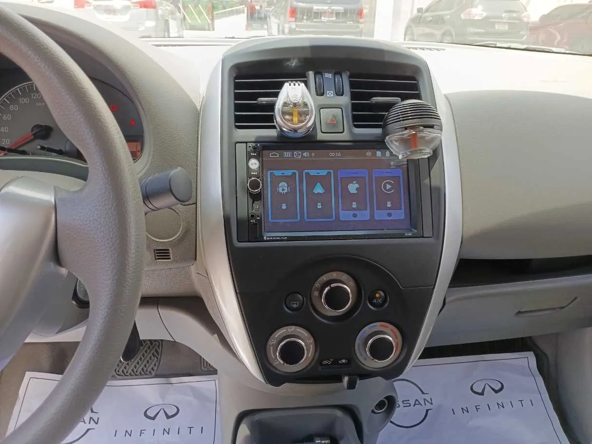 Car image 16