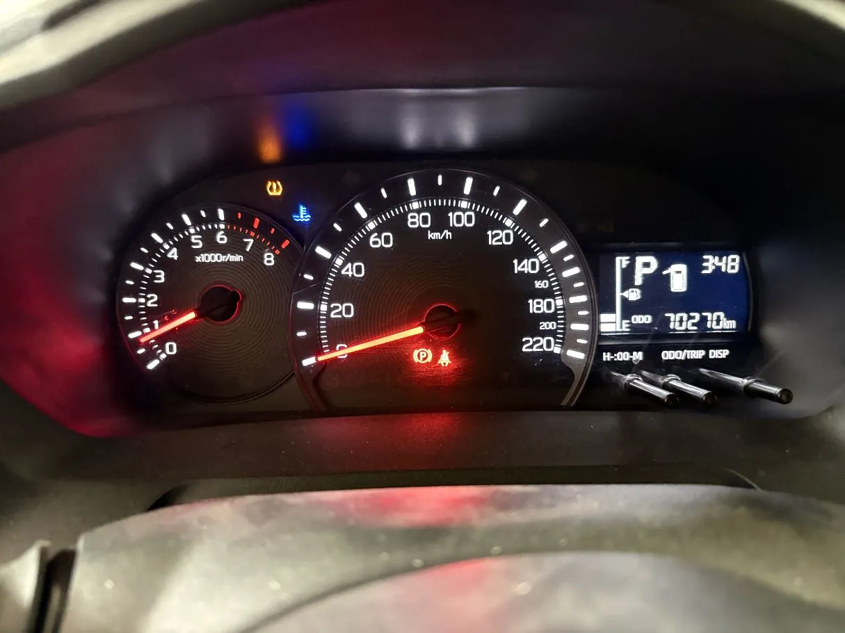 Car image 11