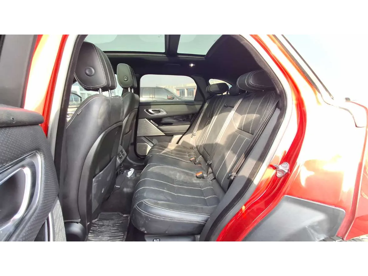 Car image 13