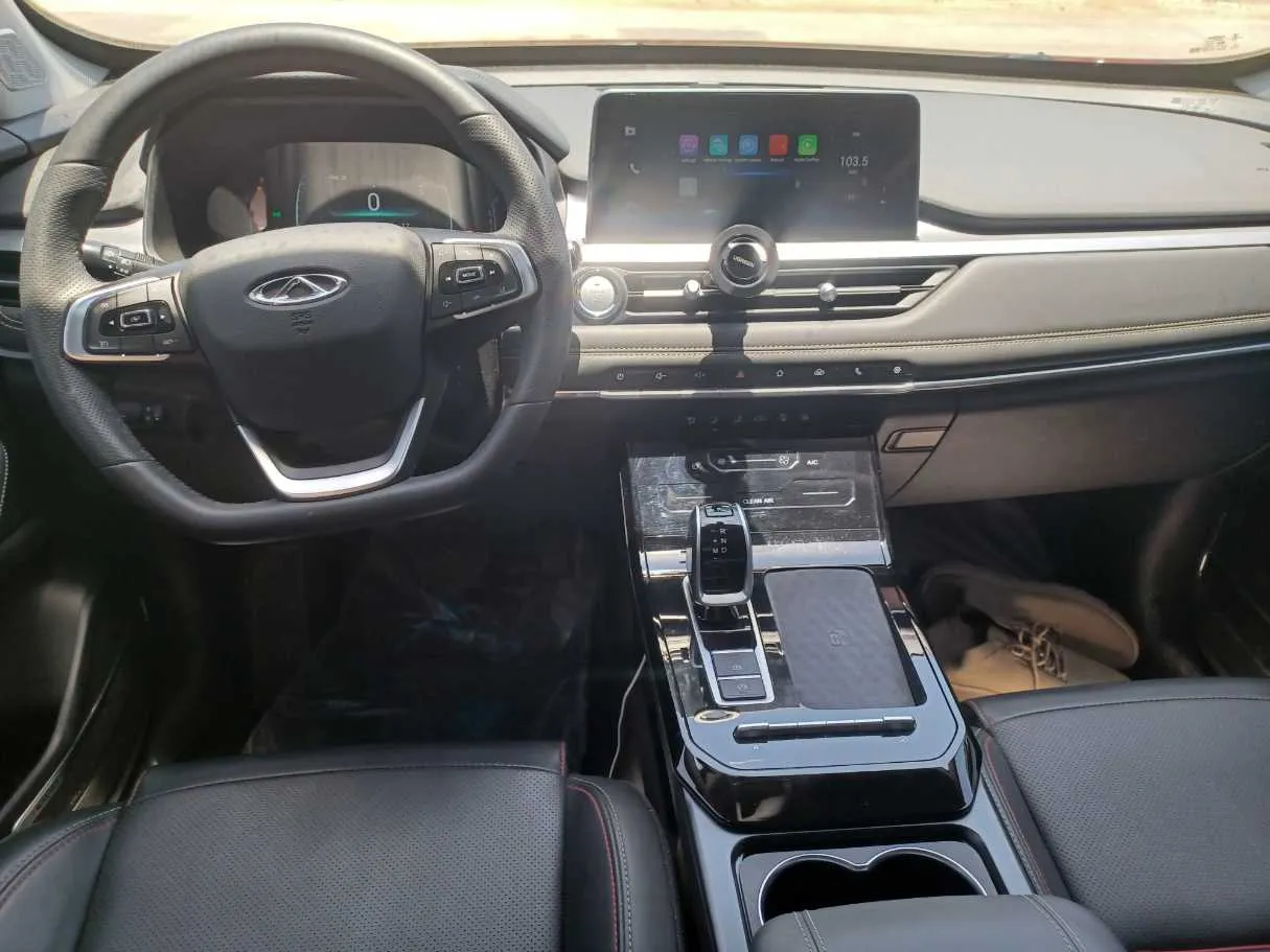 Car image 16