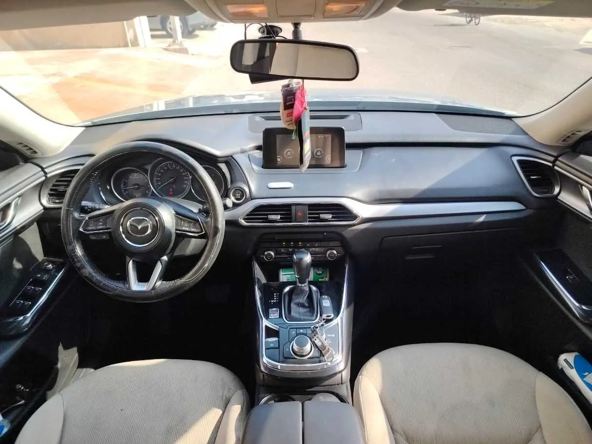 Car image 21