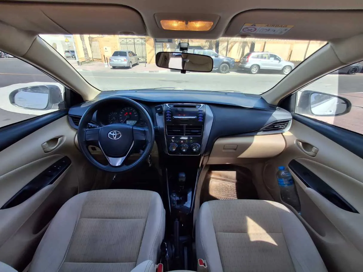Car image 17