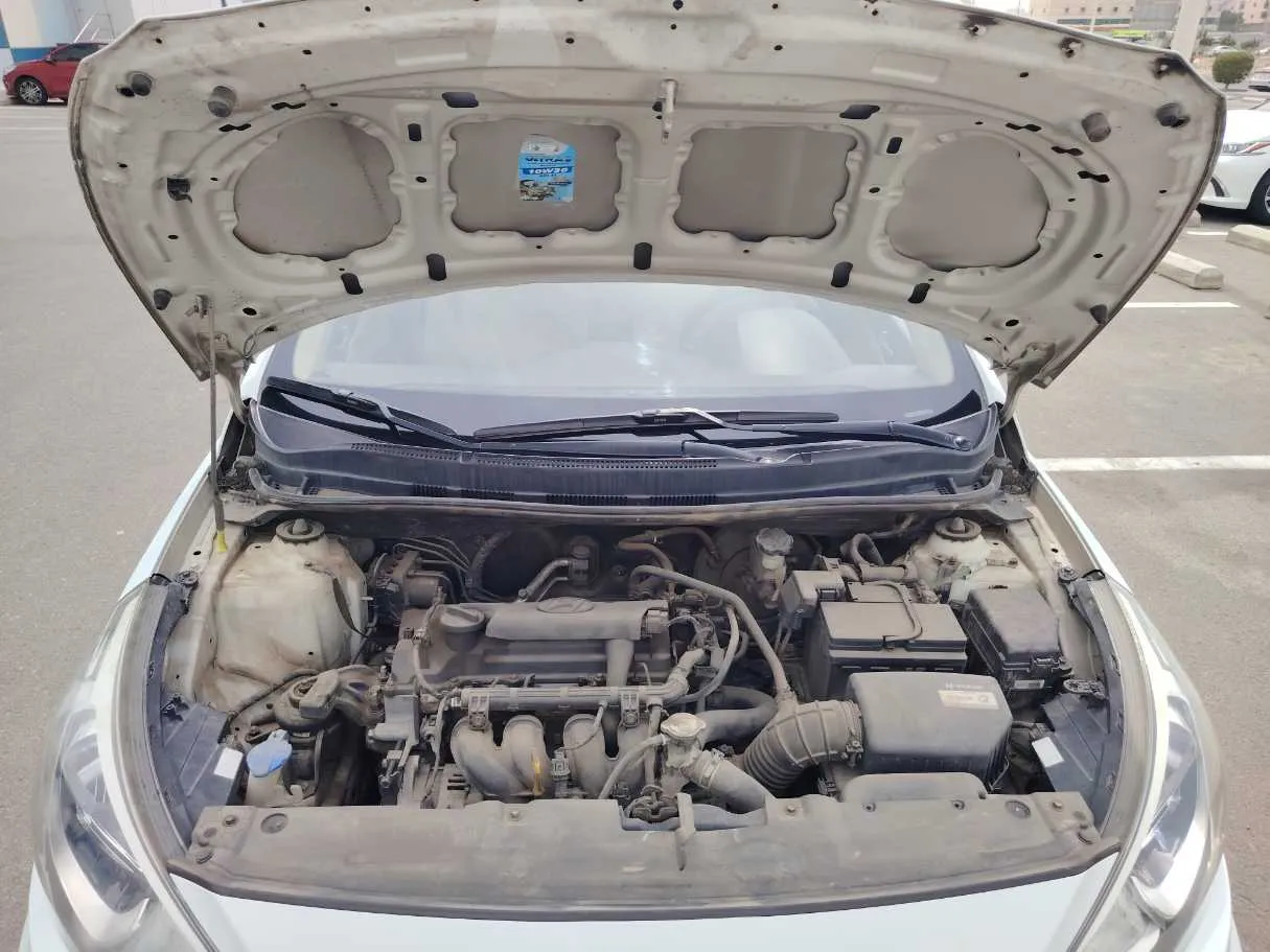 Car image 25