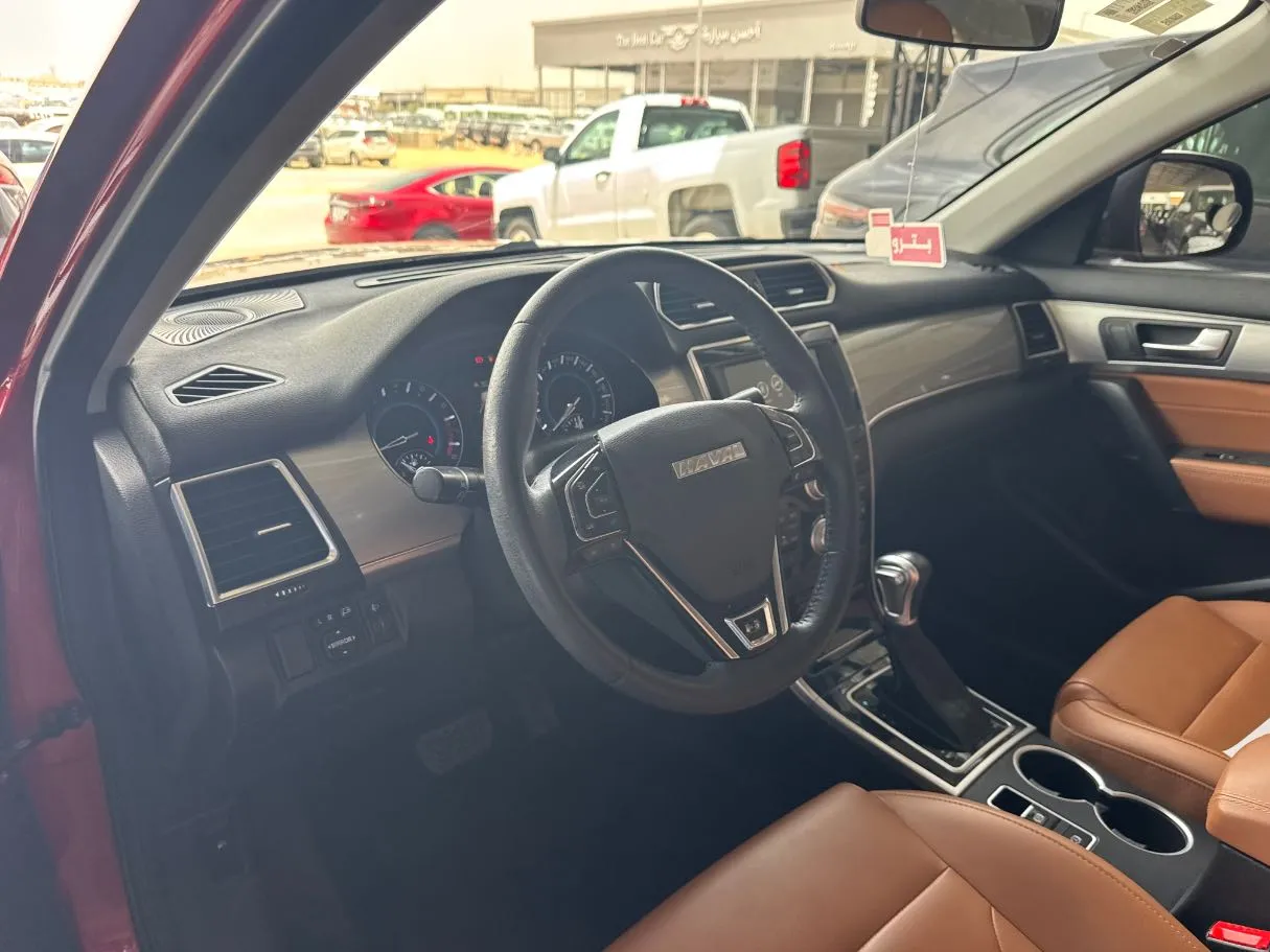 Car image 14