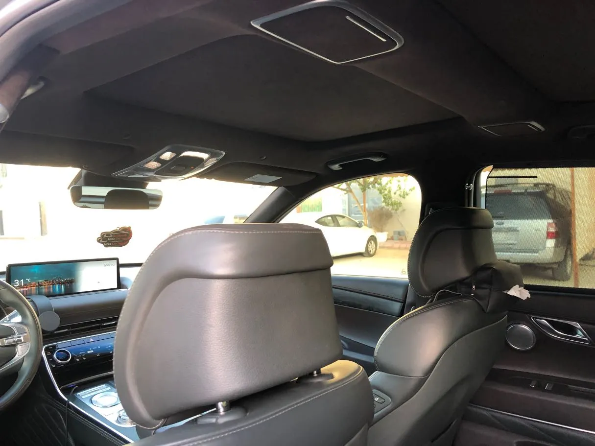 Car image 15