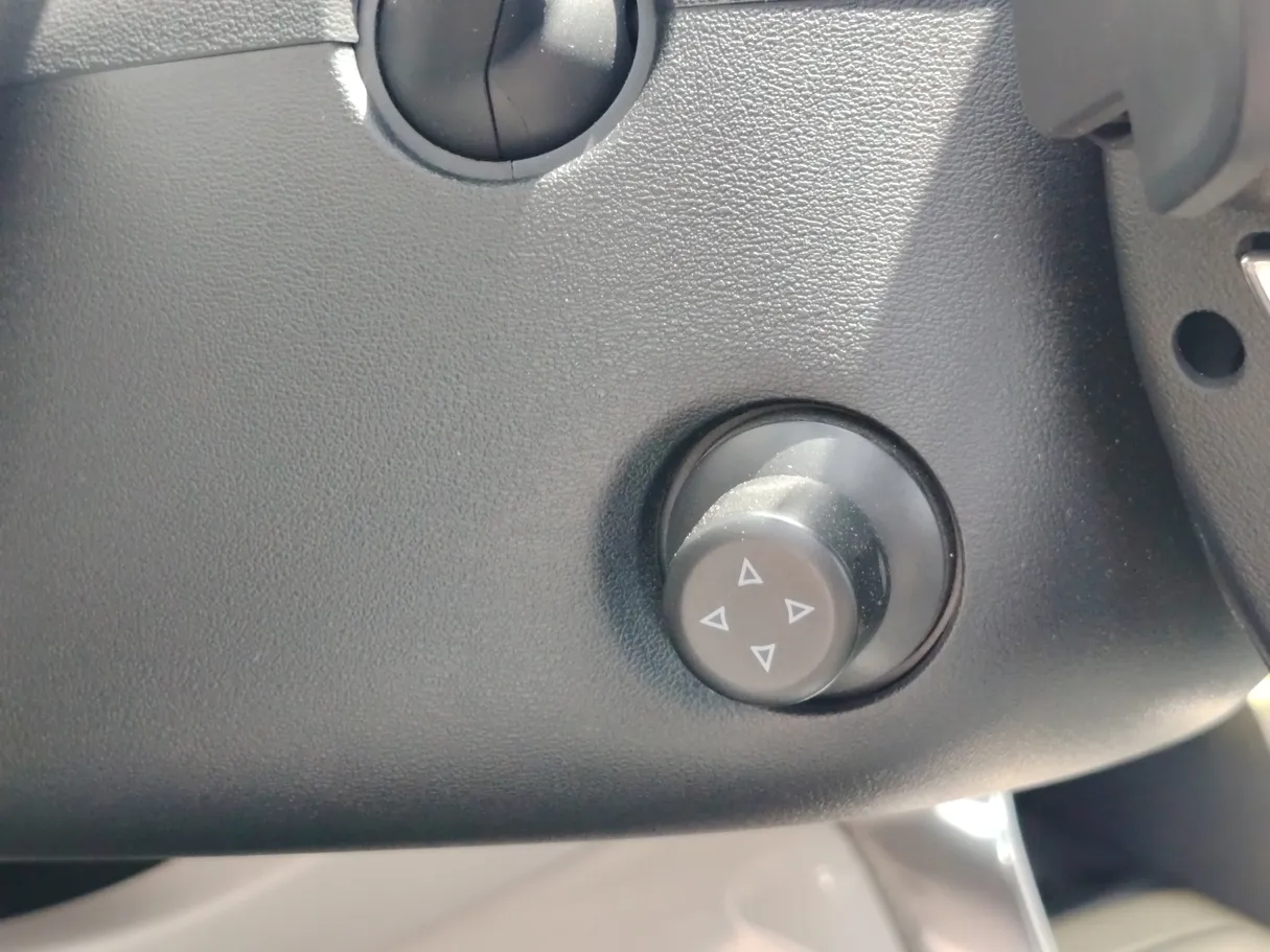 Car image 34