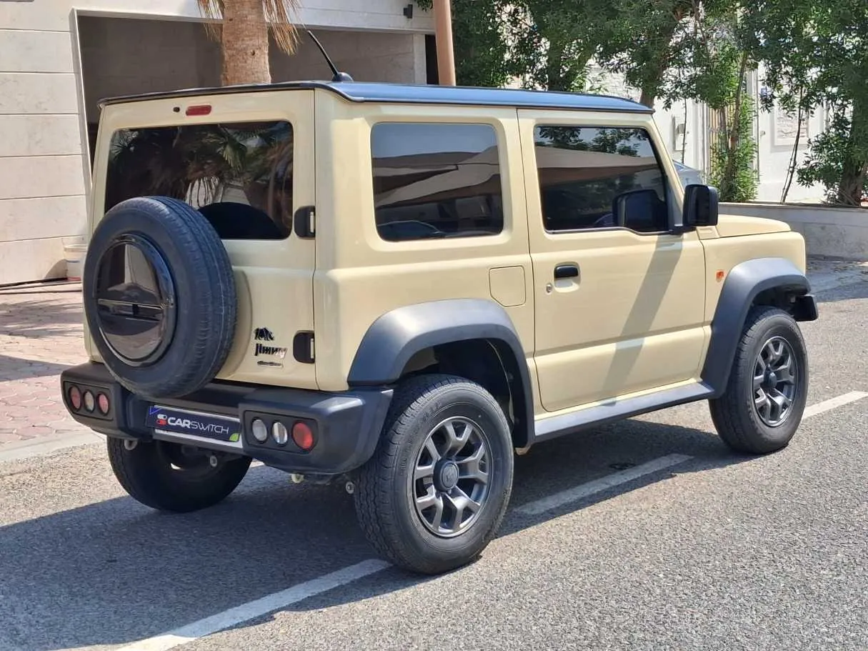 Car image 8