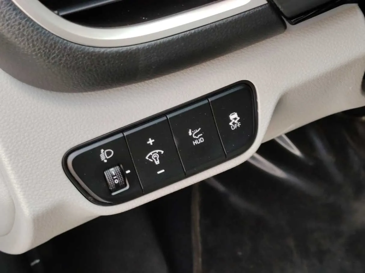 Car image 29