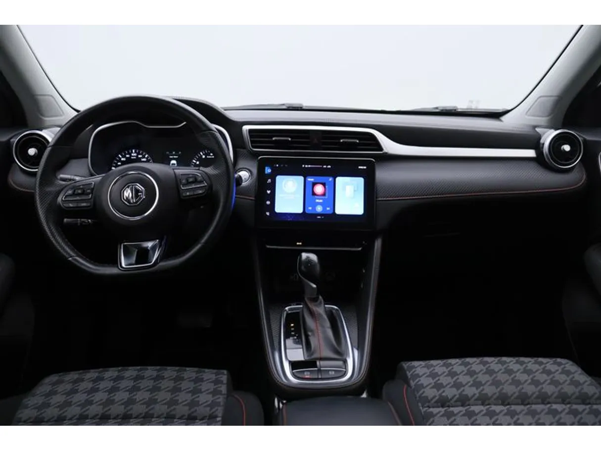 Car image 14