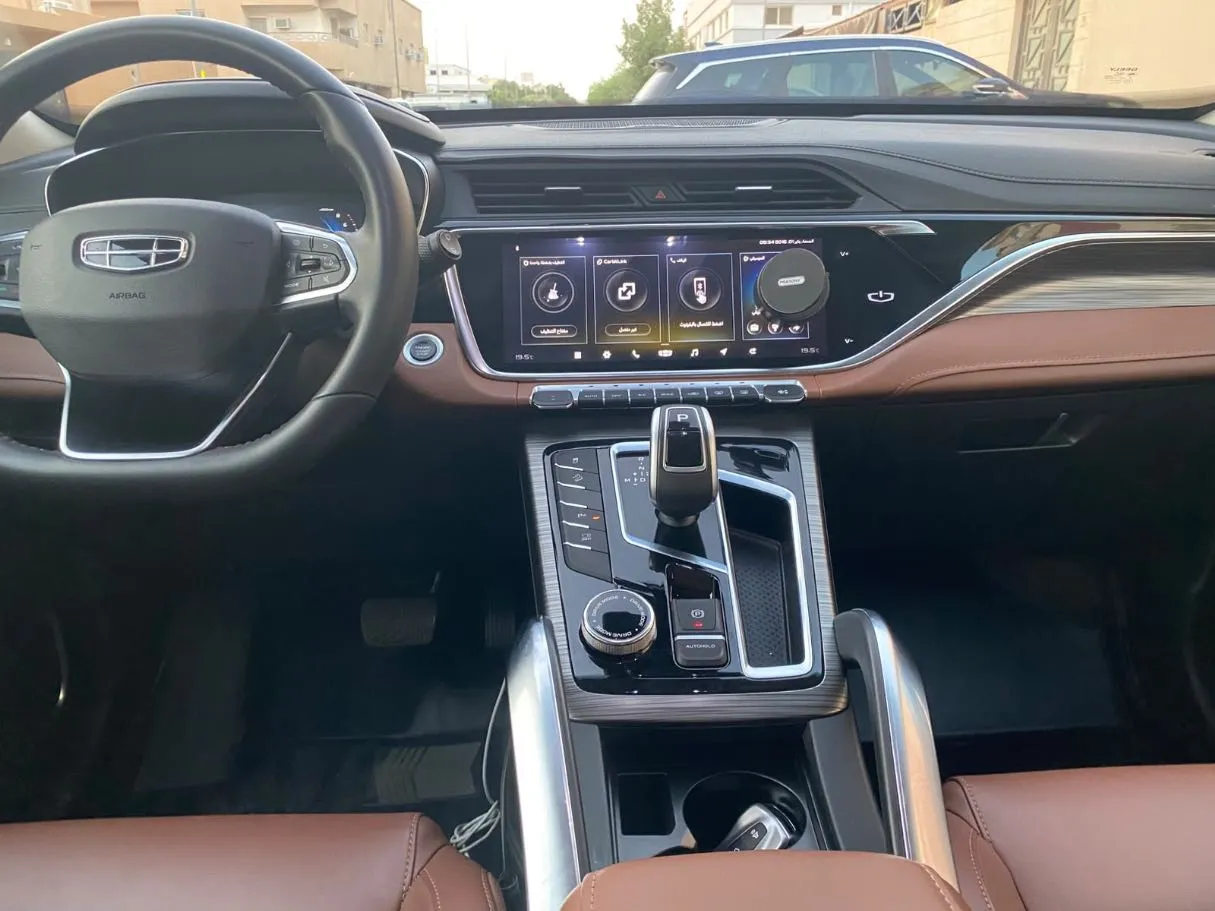 Car image 17