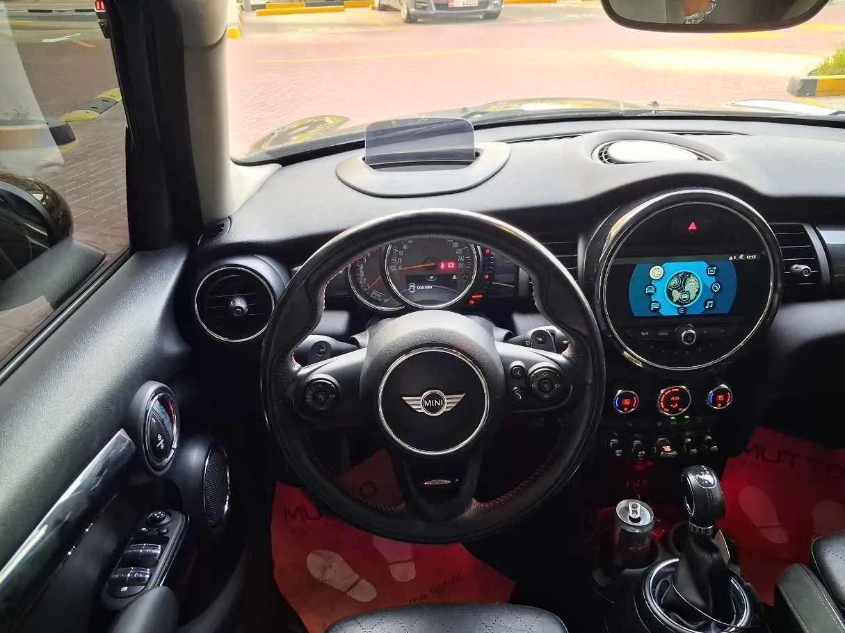 Car image 17