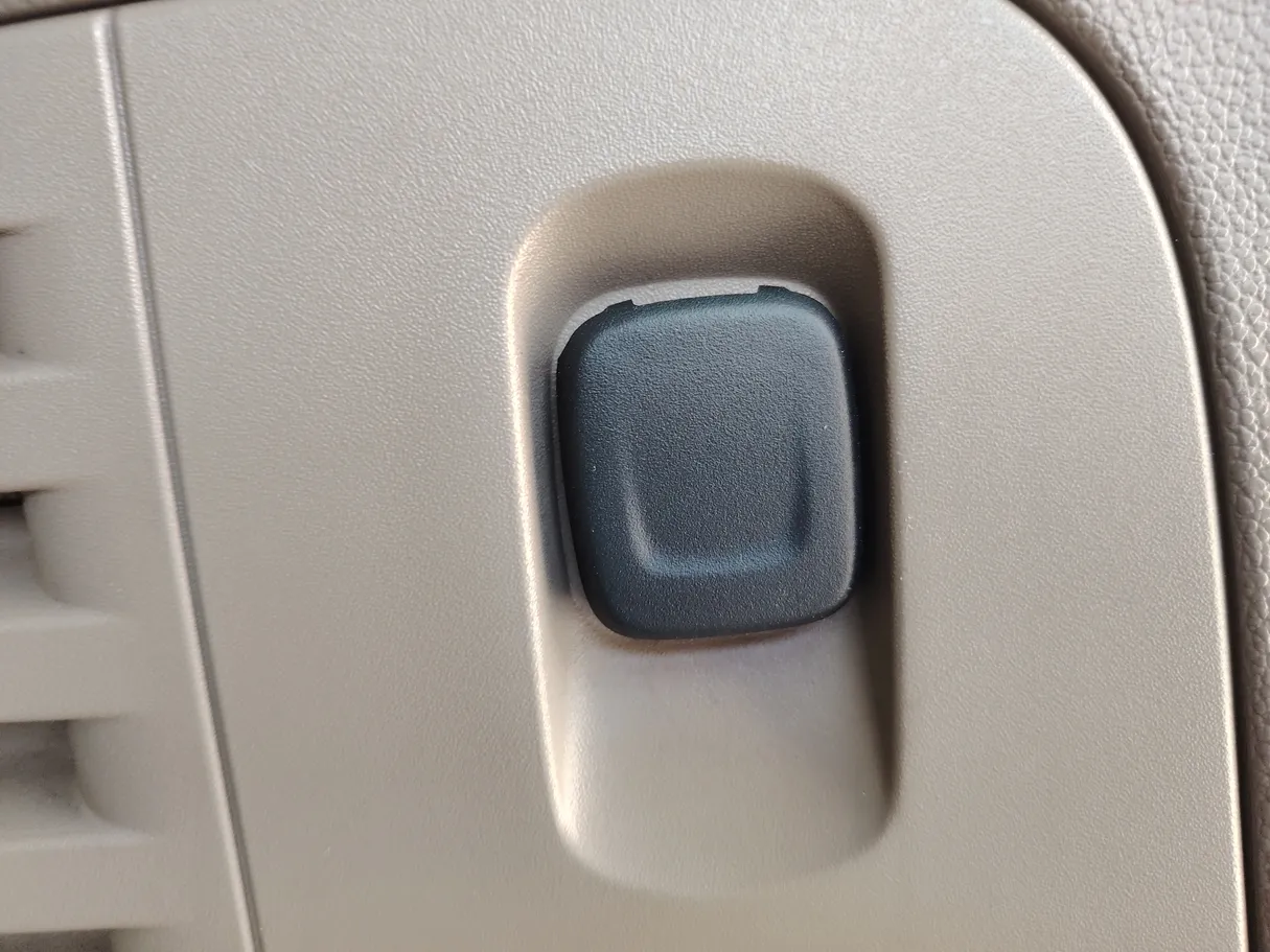 Car image 27