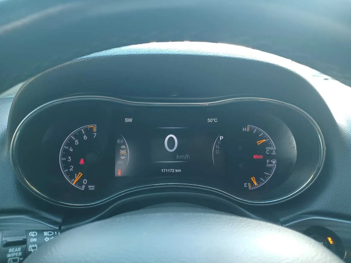 Car image 17