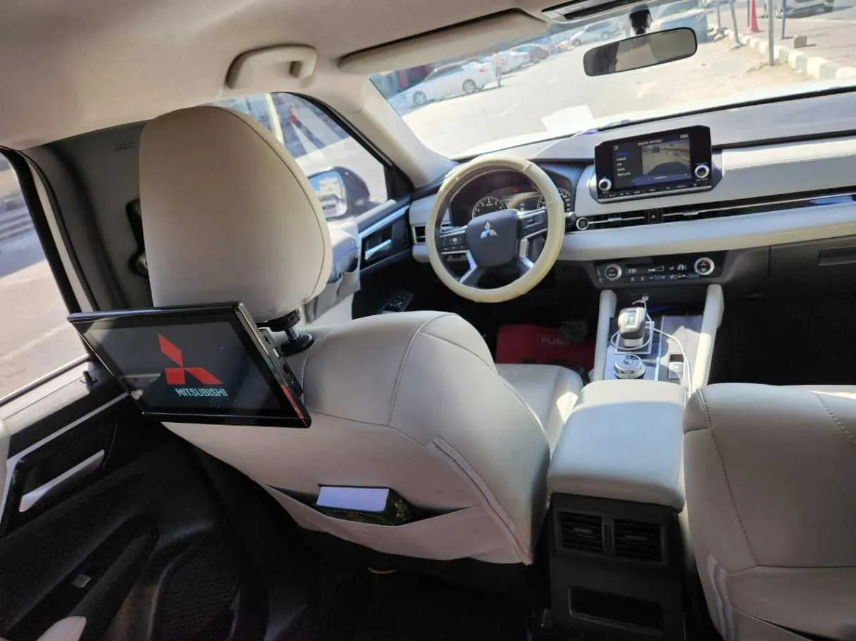 Car image 22