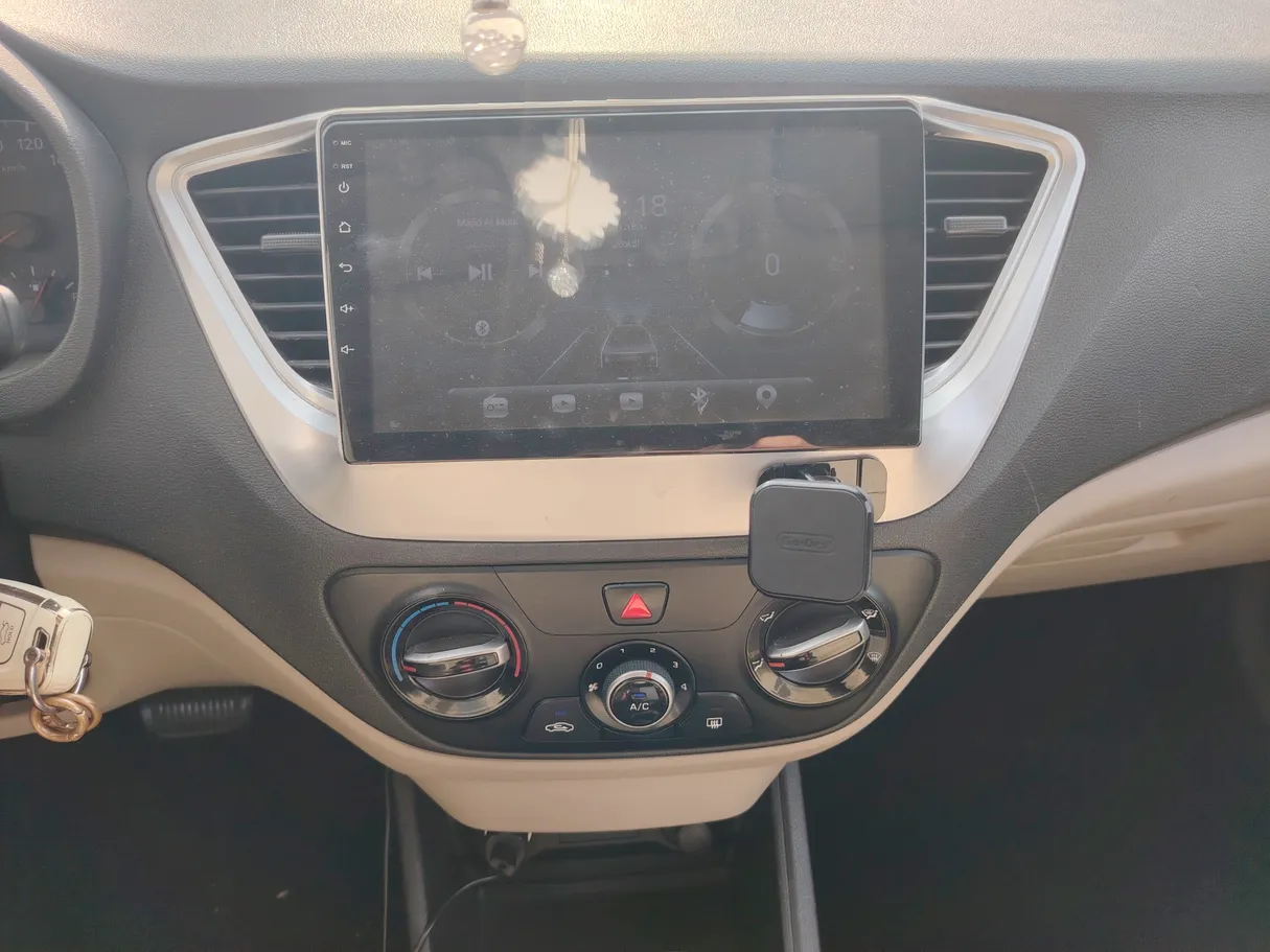 Car image 20