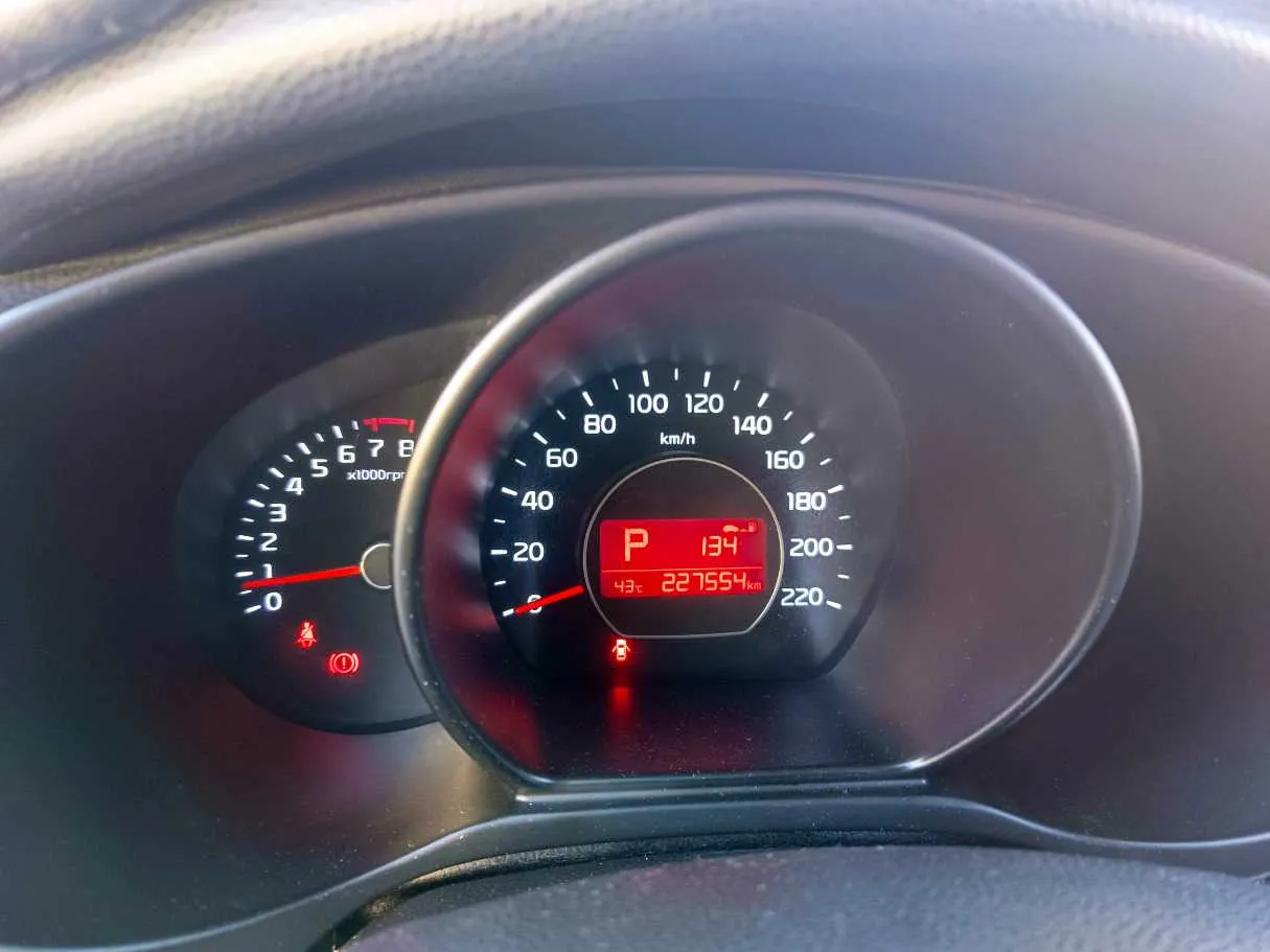 Car image 25