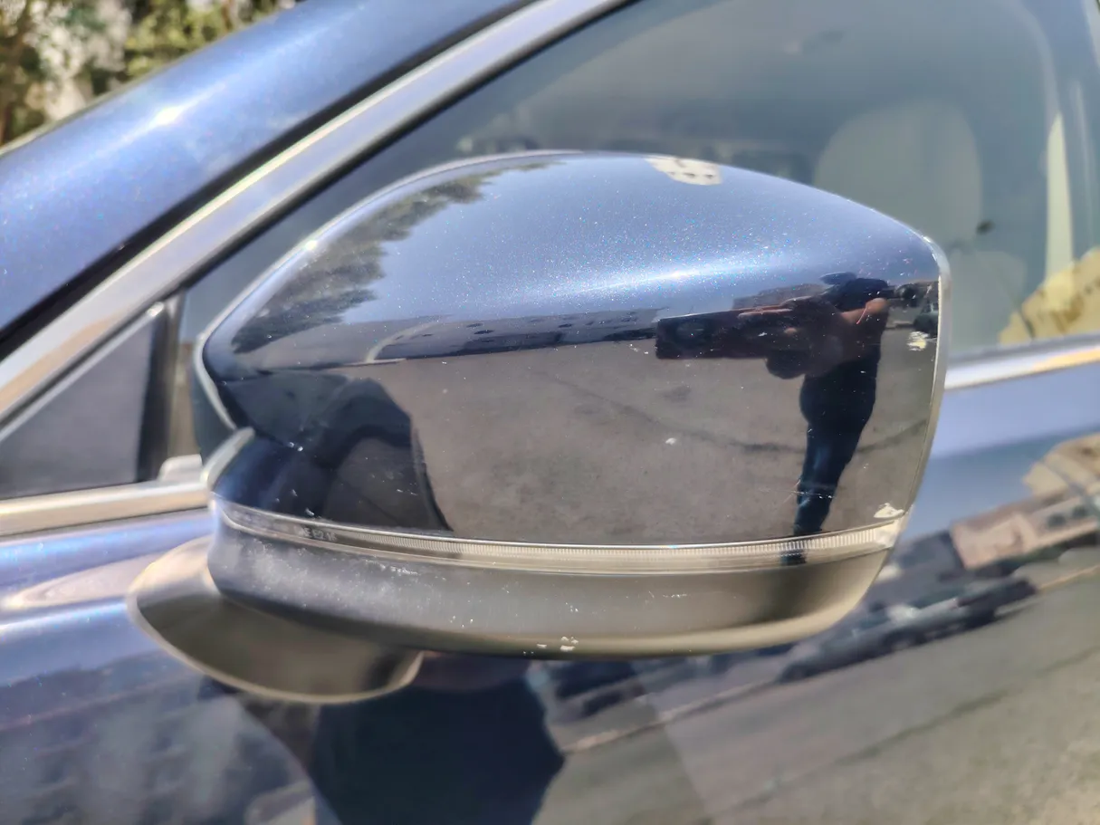 Car image 27