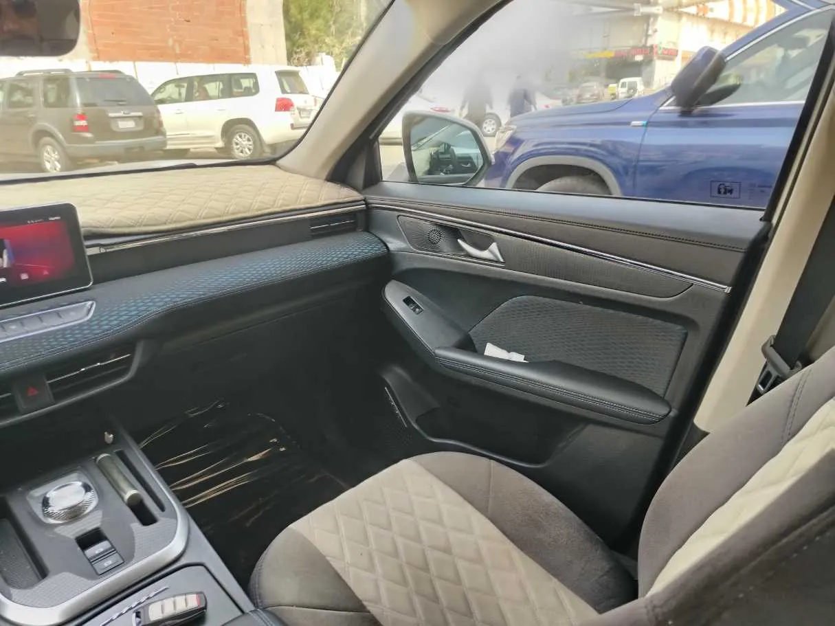 Car image 32