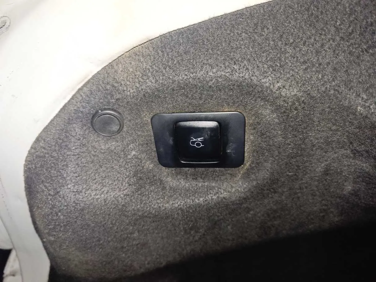 Car image 29