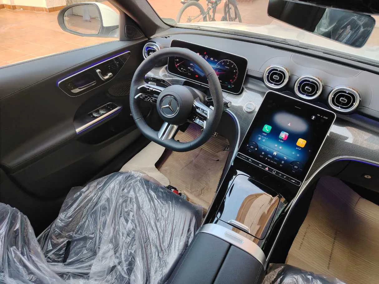 Car image 23