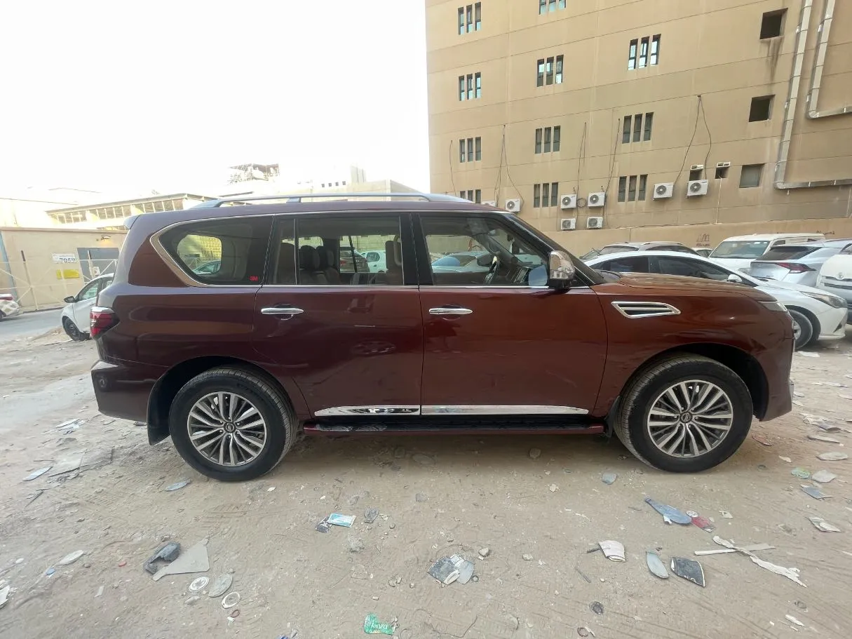Car image 4