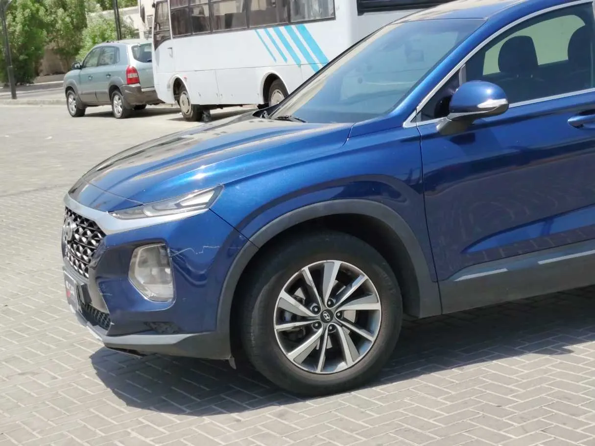 Car image 9