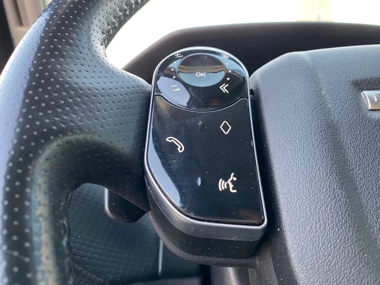 Car image 28