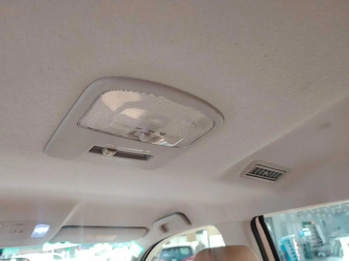 Car image 37