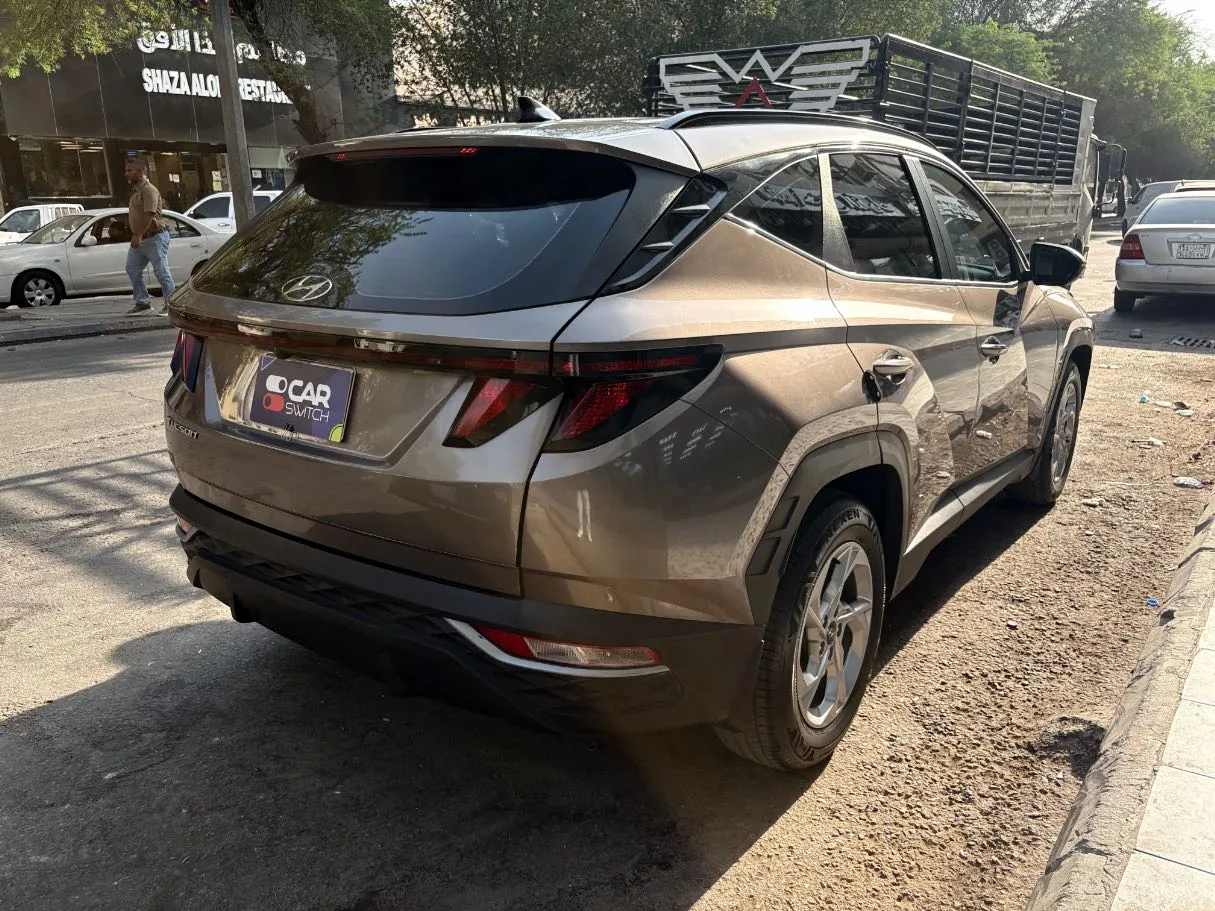 Car image 5