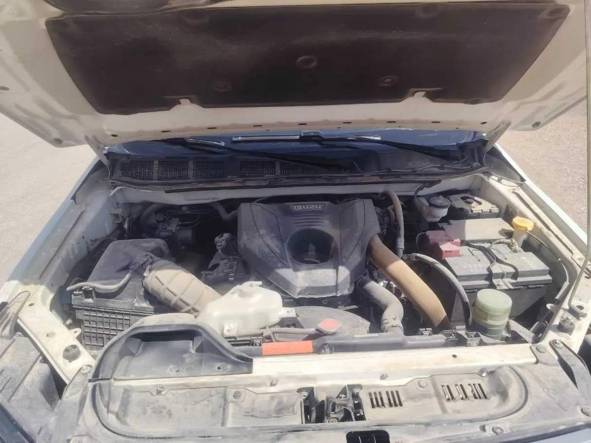 Car image 30