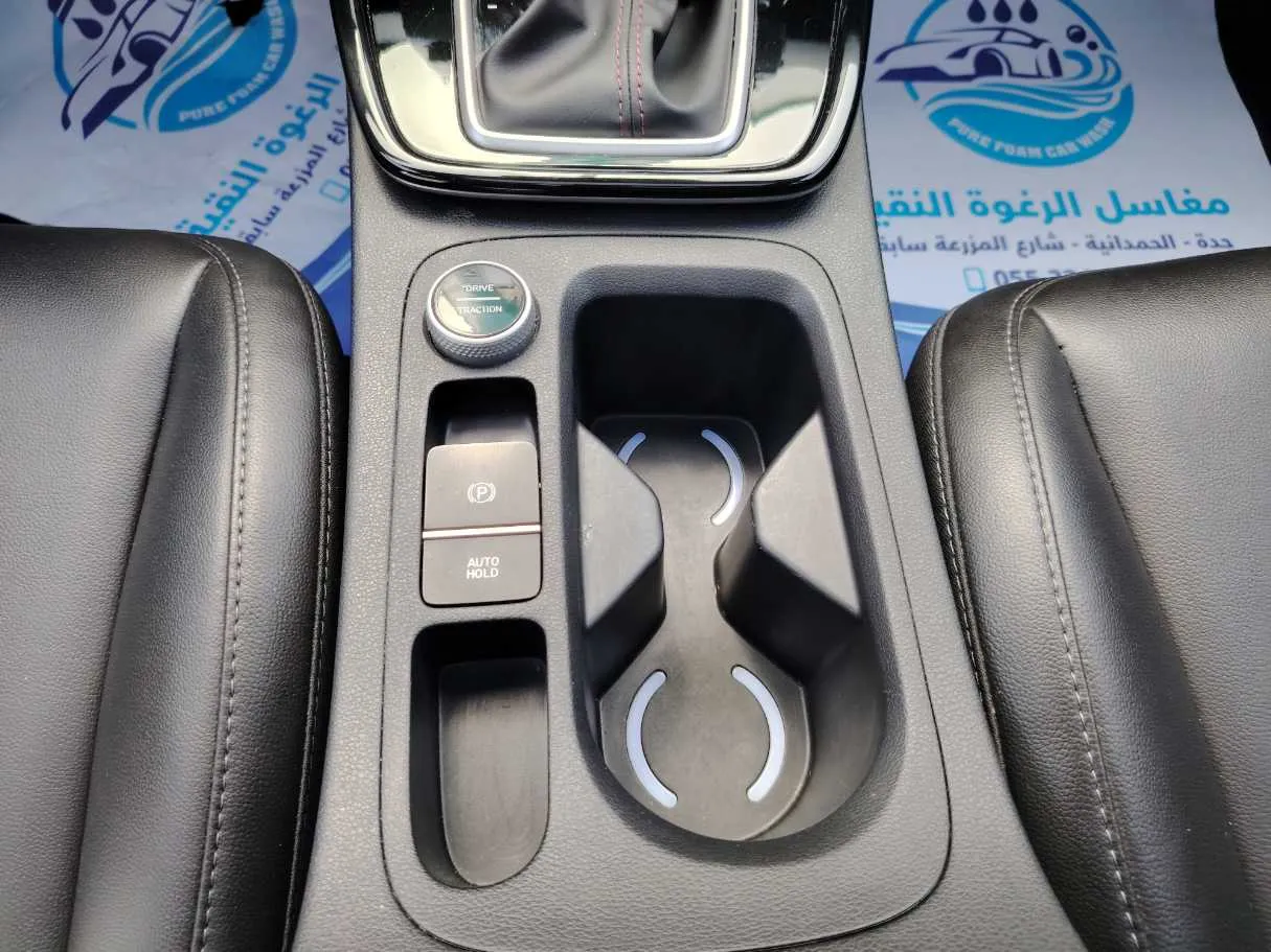 Car image 23