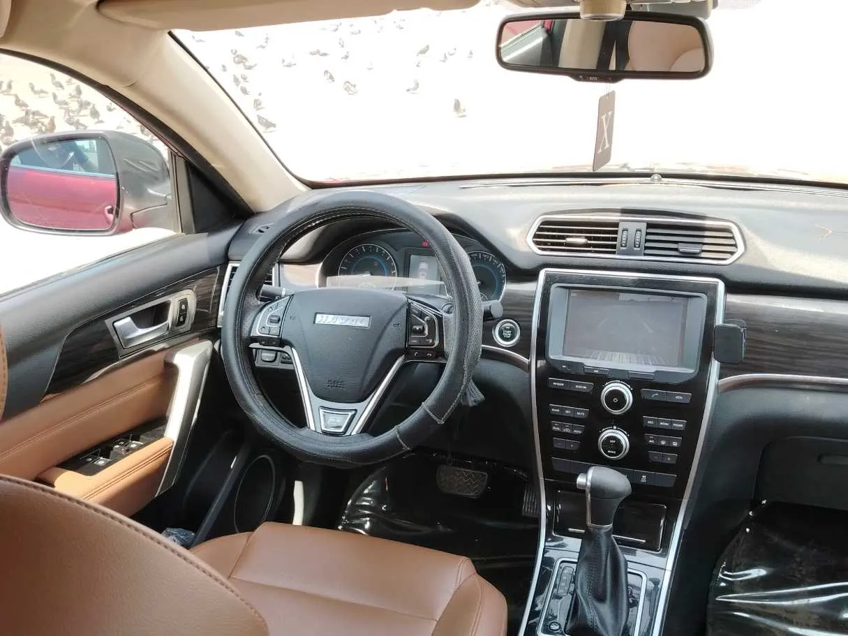 Car image 23