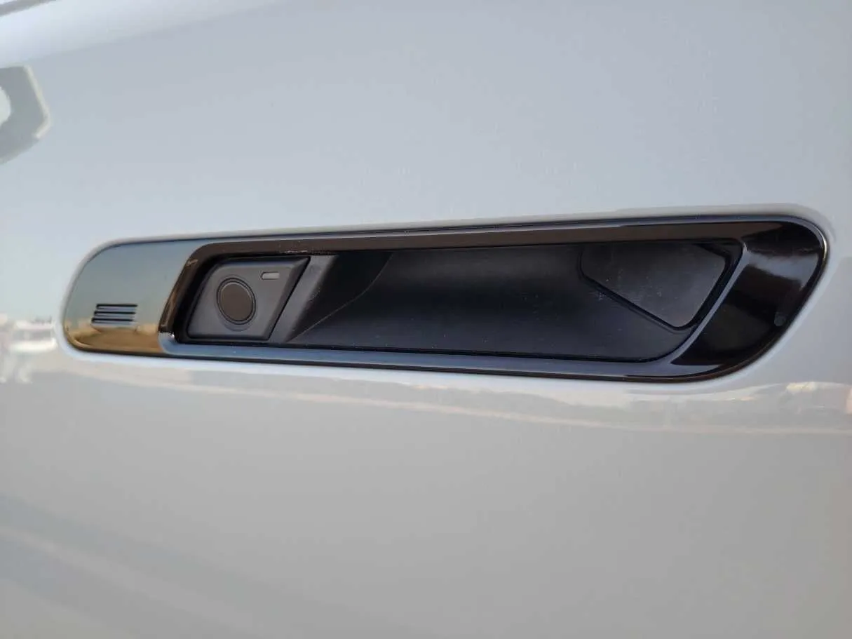 Car image 29
