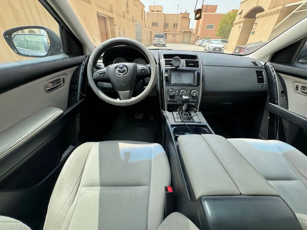 Car image 15