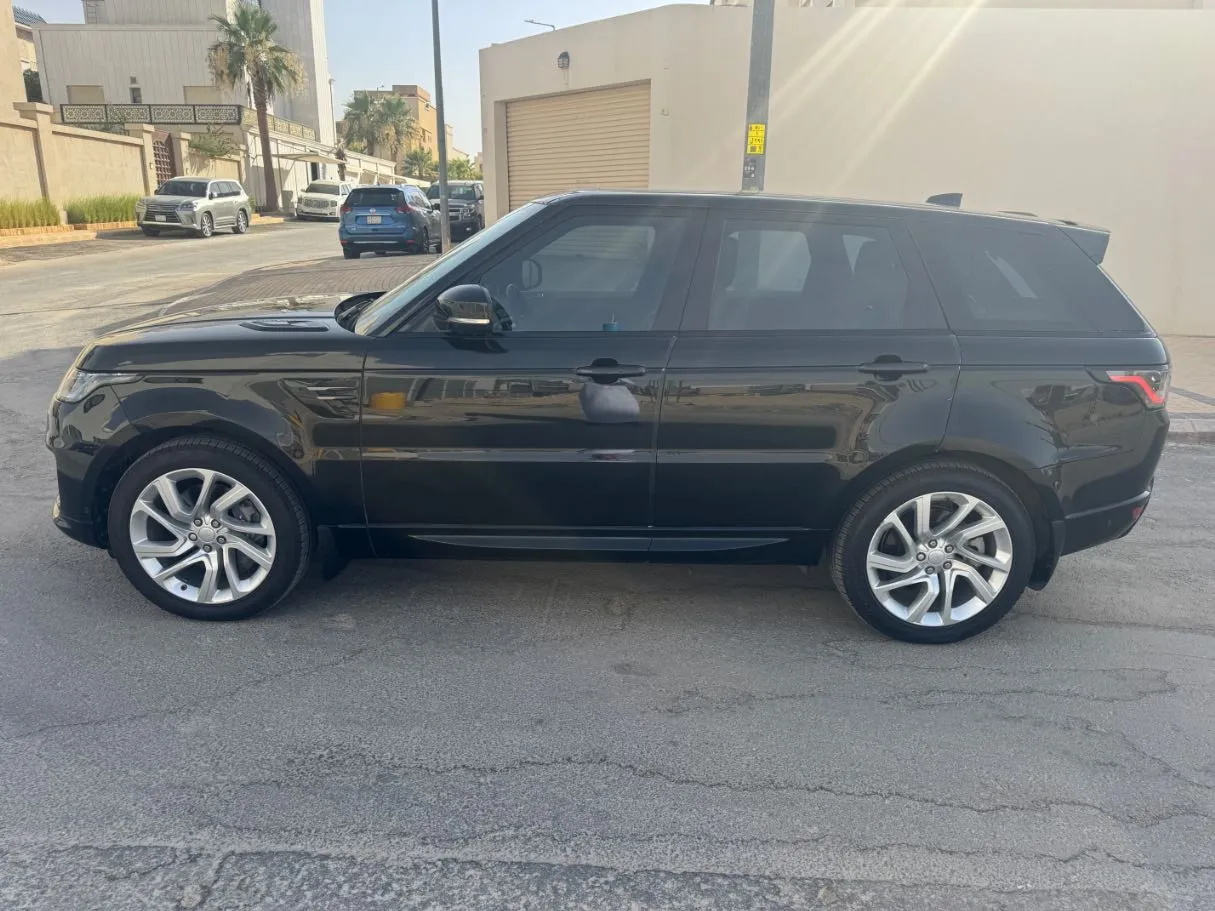 Car image 8