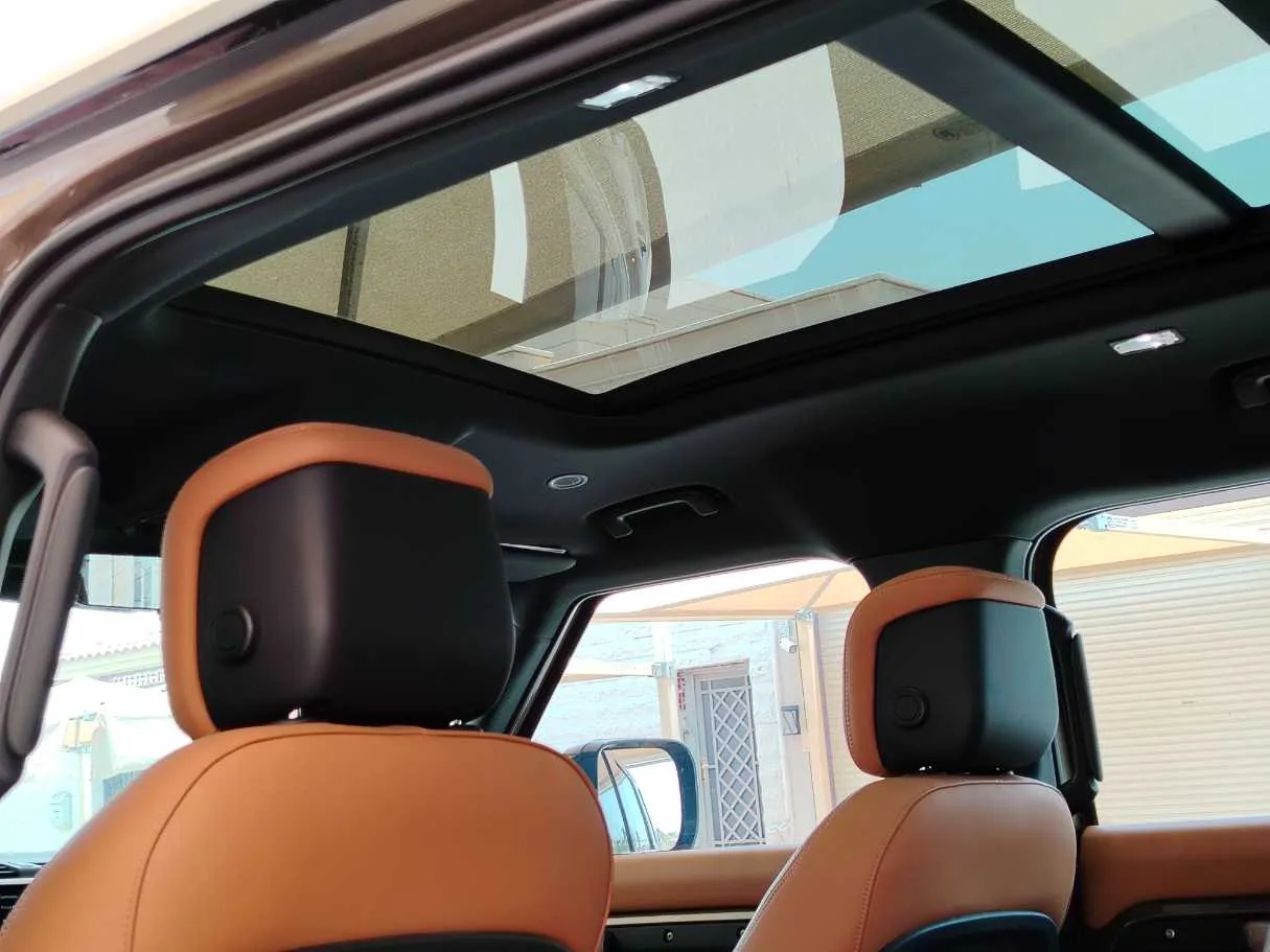 Car image 16