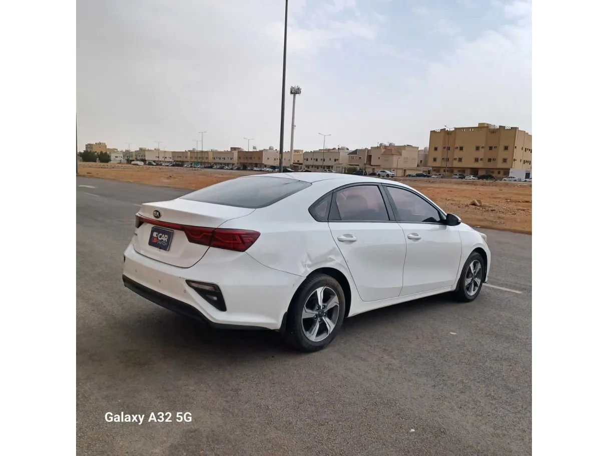 Car image 5