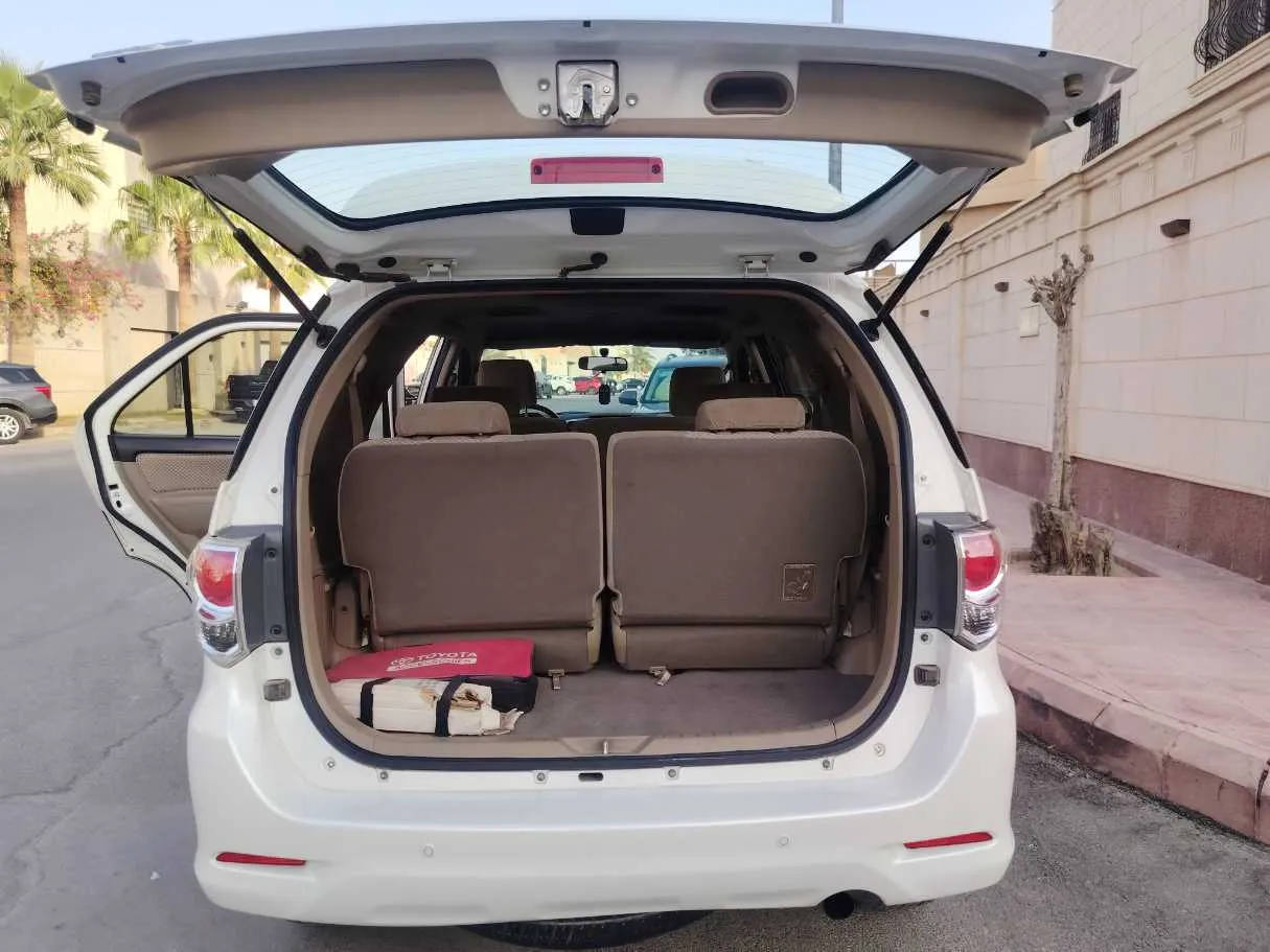 Car image 22
