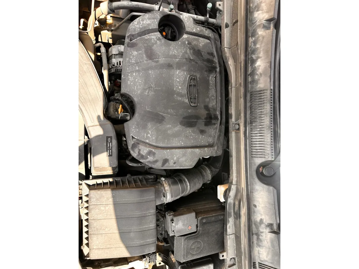 Car image 27