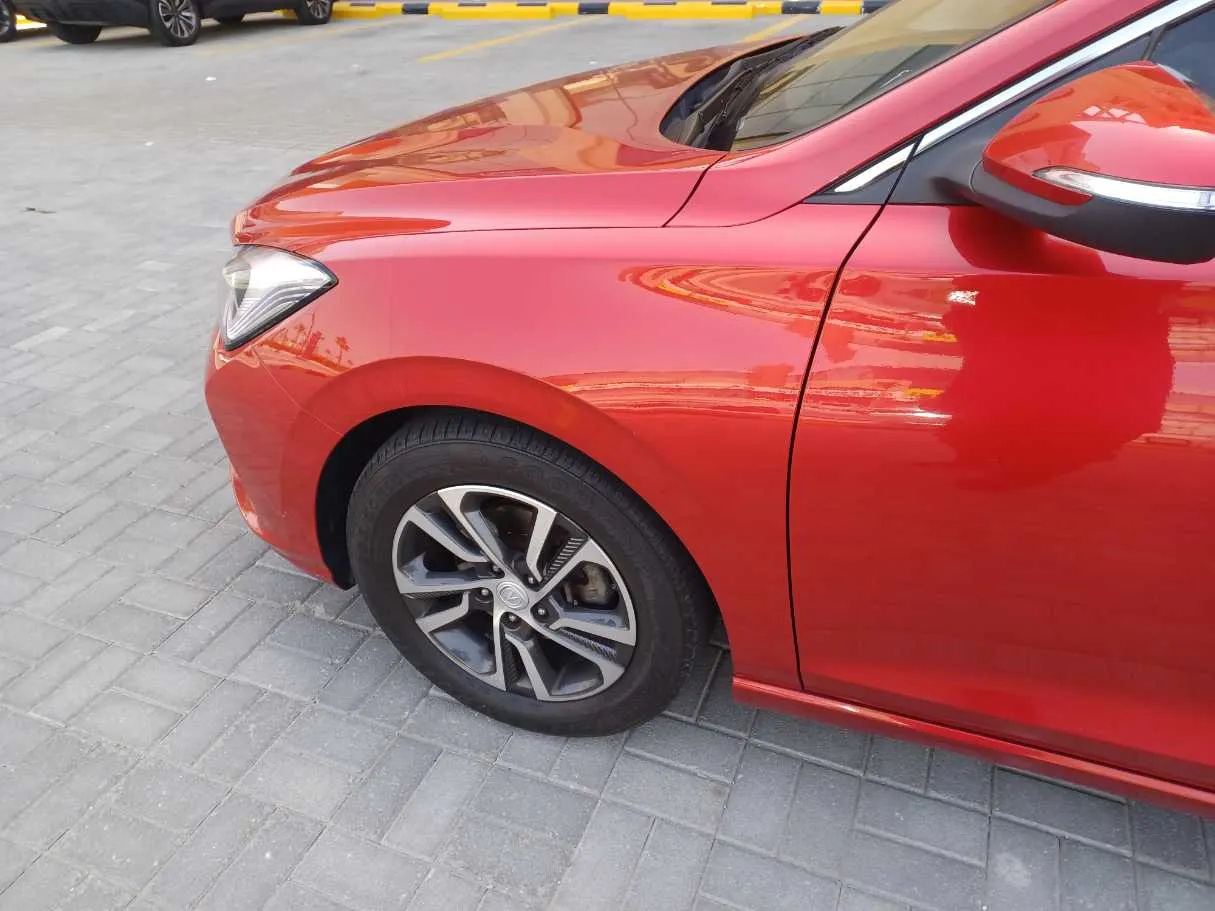 Car image 9