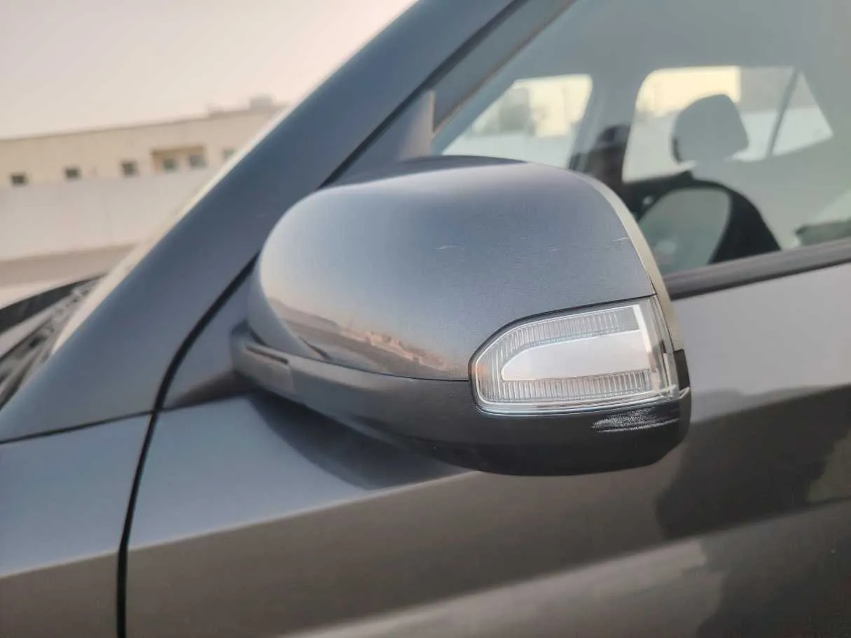 Car image 25