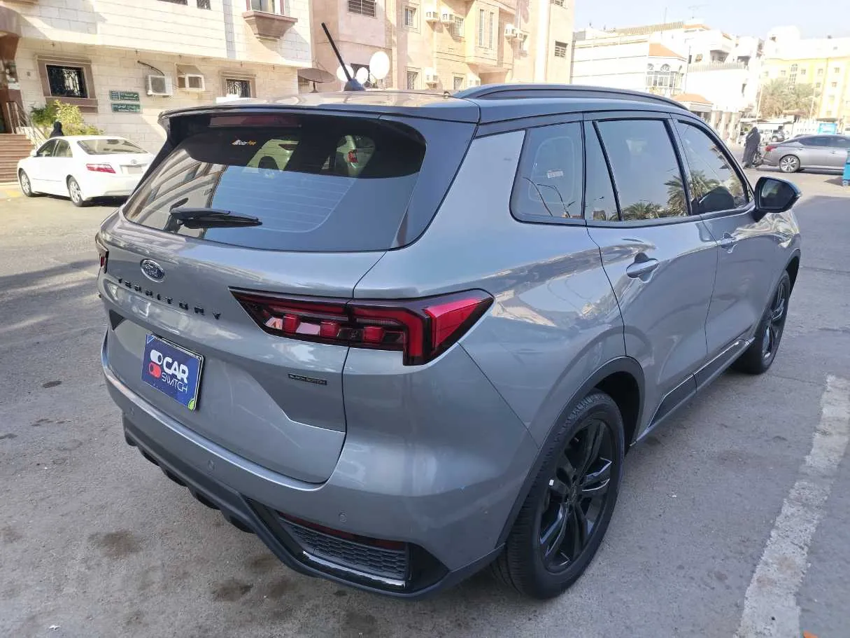 Car image 5