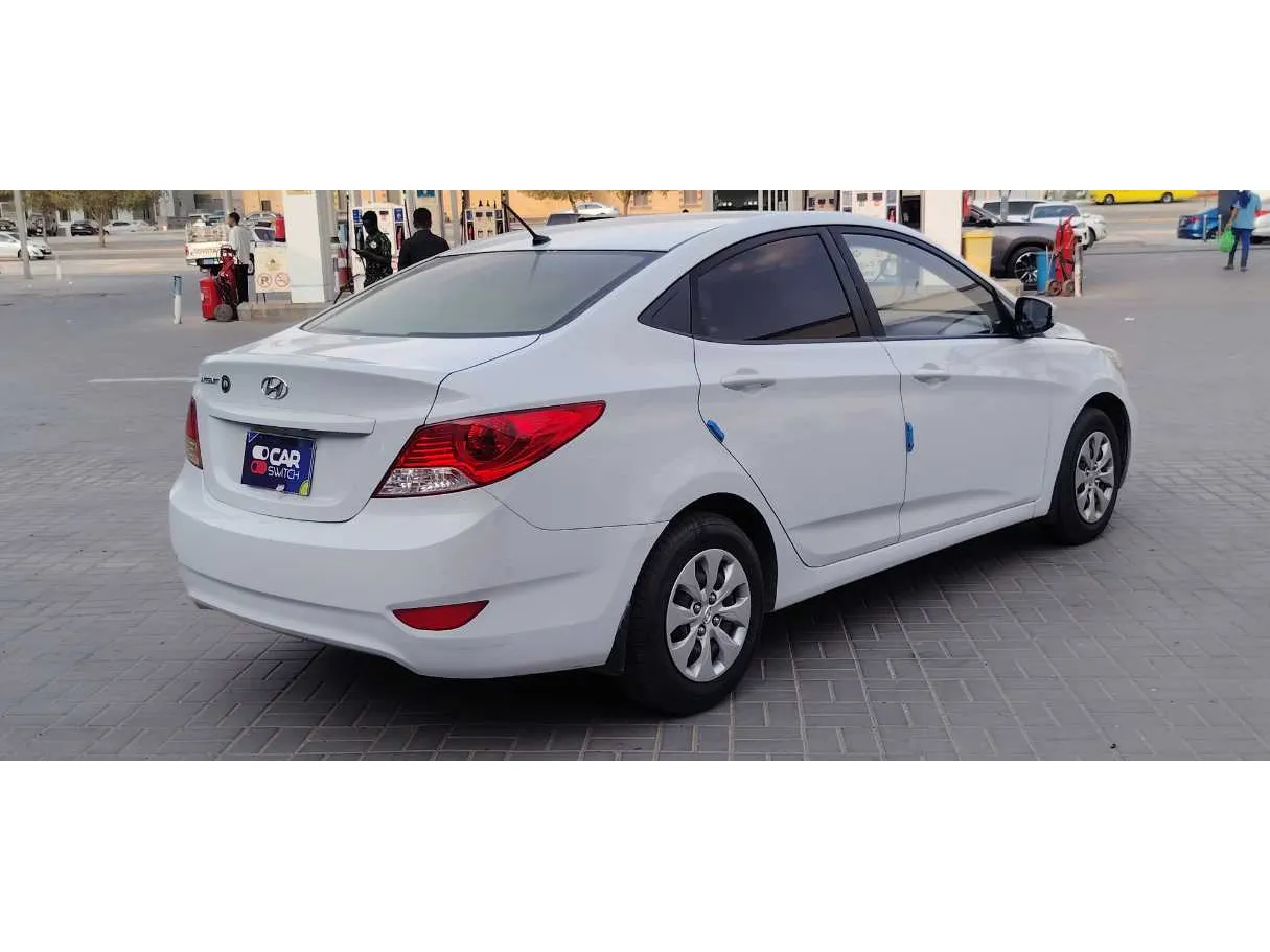 Car image 5