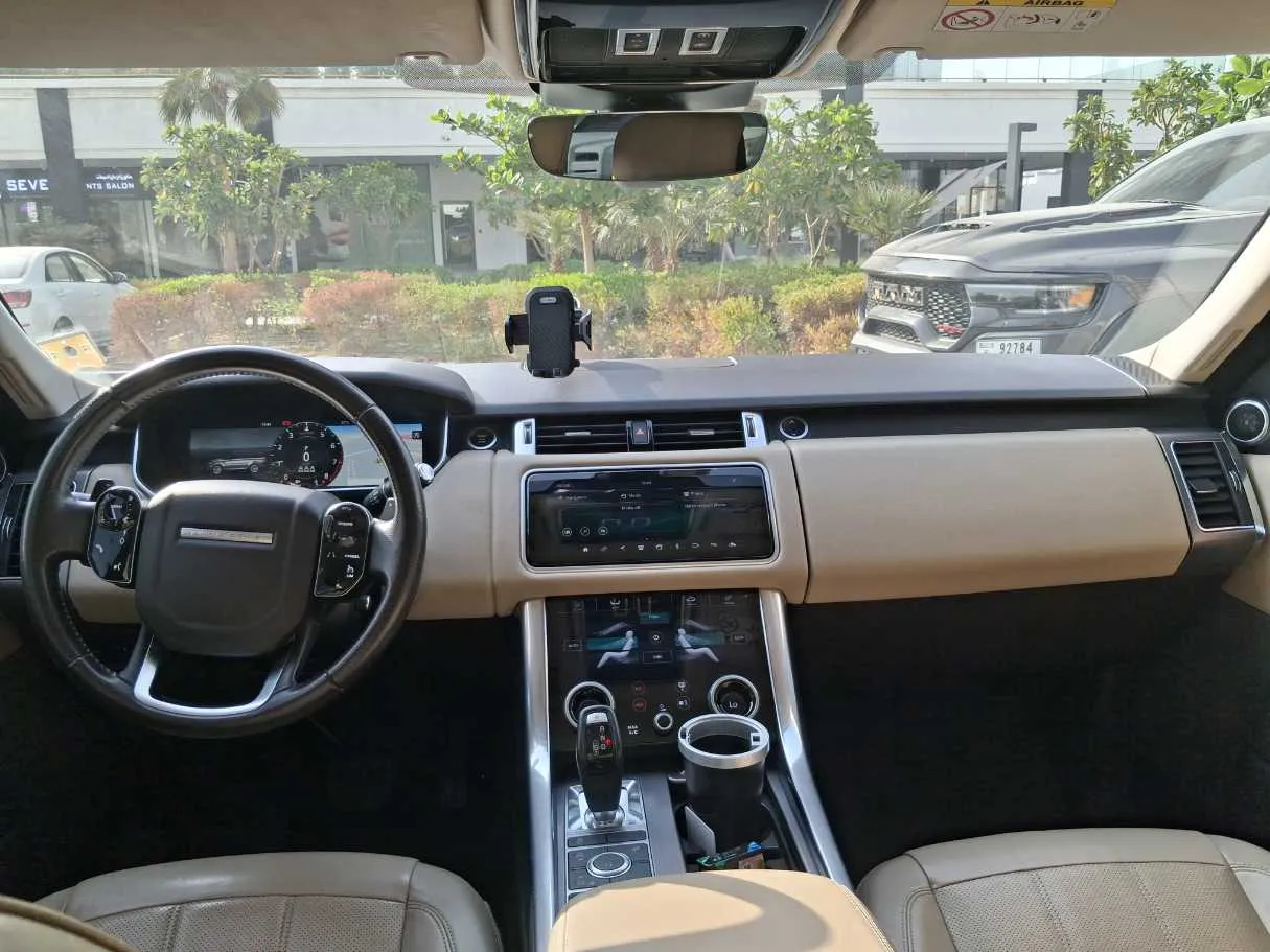 Car image 15