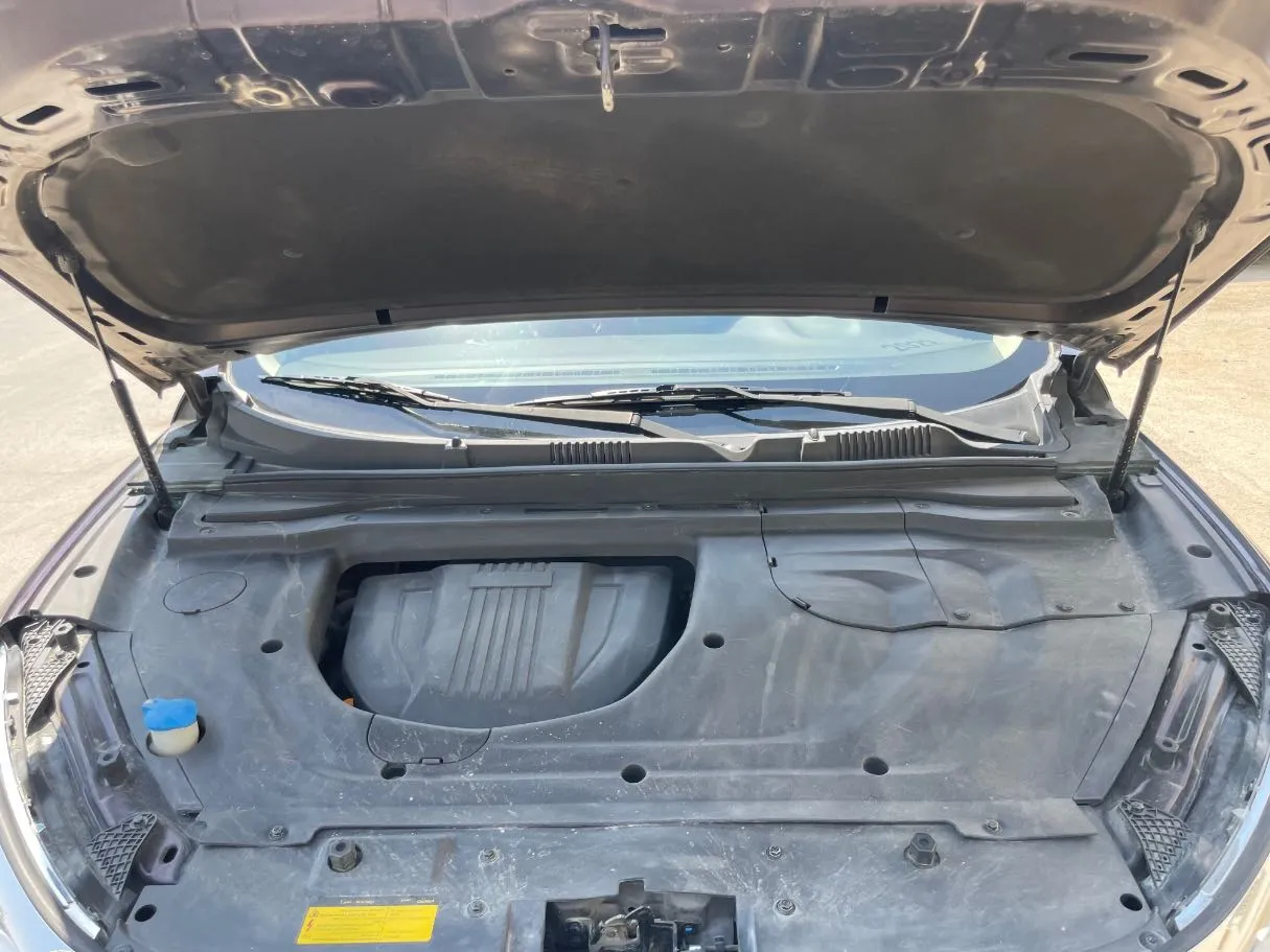 Car image 27